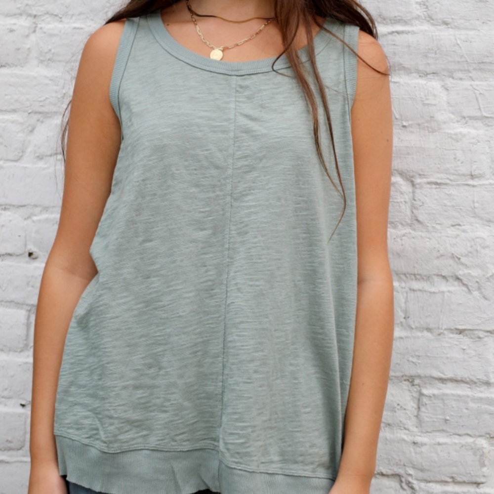 Dylan tie back tank in a sage green color. Size XL